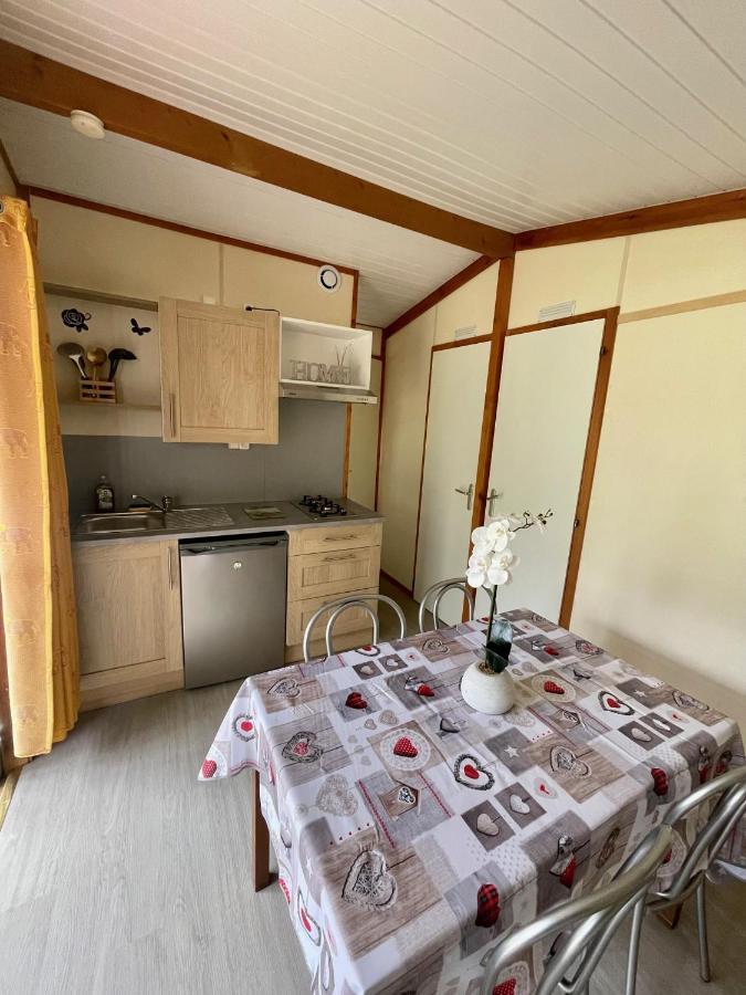 Campsite Flower La Pibola Camon (Languedoc-Roussillon)